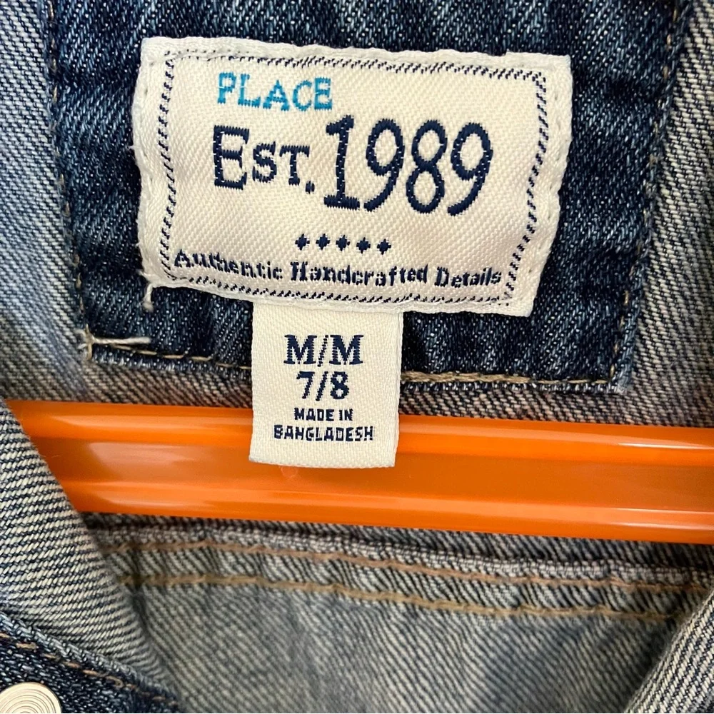 CHILDREN’S PLACE Unisex Blue Denim Jacket.           Size M/M-7/8